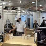 幸福堂 西門町全球旗艦店 - バーナーで炙ってる