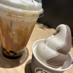 H's CREAM/LION TEA - 