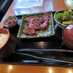 焼肉・もつ鍋 五臓六腑 - 