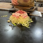 お好み焼 村上 - 砂肝とたっぷりのキャベツに豚肉