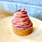 アリー コーヒー - ・季節限定／桜と抹茶のモンブラン…4月の前半まで提供。　Instagramには「白あんを使ったほんのり桜風味のモンブラン」とあります♪