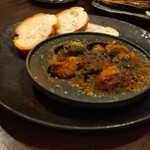 魚伝 - エスカルゴとバケット