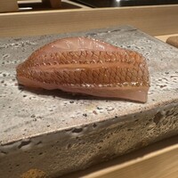 鮨 由う - 