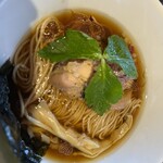 淡麗醤油らぁ麺 鶏松 - 