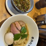 淡麗醤油らぁ麺 鶏松 - 