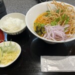 信州そば真田丸 - 蕎麦屋のカオソーイ 880円+半ライス 110円