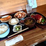 カタヤマ - 日替わりハンバーグランチ (お値段お任せ)。
      ハンバーグは追加です。