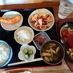 カタヤマ - 日替わりハンバーグランチ (お値段お任せ)。
      ハンバーグは追加です。