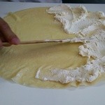 やみつきクレープ ヒロシ - ヒロシさん特製の生クリームをたっぷり