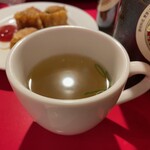 南海飯店 - やわらかい焼ソバのスープ