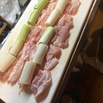 鳥丁 - 骨抜き手羽先の深谷ネギ包み