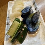 鳥丁 - 漬け物盛り合わせ