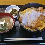 蟹味亭 - かつ丼800円