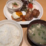 社 - からあげコロッケ定食　800円
