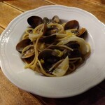 フンギ堂 - スパゲッティアサリと春キャベツのオイルソース