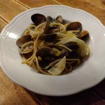 フンギ堂 - スパゲッティアサリと春キャベツのオイルソース