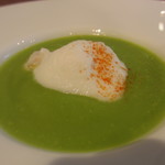 Saisonnier - グリーンピースのスープ、海老のラヴィオリ