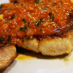 夕焼け麦酒園 - 岩手藤沢町アーク牧場産「館ヶ森高原豚」の骨付ロース・ステーキ　ハーブ添え 