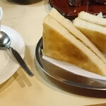 琴 - コーヒーとトースト