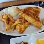 もつ煮ショップ - 中濃ソースに辛子マヨでいただきます♬