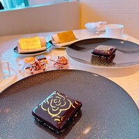 ベージュ アラン・デュカス 東京 - 
