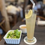 FRAMES - セットのサラダ＆スープ、自家製ジンジャーエール