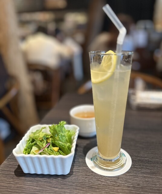 FRAMES Nakameguro photo 4