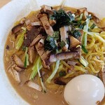 らーめん世界 - 焼豚冷麺＋卵トッピング
