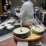 ホテルアソシア豊橋 - 目の前で作る豊橋カレーうどん　うづらの卵乗せ