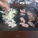 あかんランド丹頂の里 自然休養村野営場 - 料理写真:豚、焼き鳥、ホルモン
