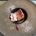 Osteria RIMA - Dolce
      トルタ アル ピスタッキオ