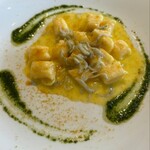 Osteria RIMA - Pasta
      手打ちパスタ リコッタチーズのニョッケッティ
      釜揚げしらす ペストアッラジェノベーゼ サルディーニャ産ボッタルガ