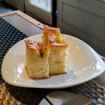 Osteria RIMA - Pane
      自家製フォカッチャ