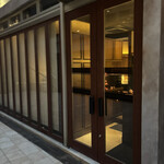 鉄板焼 吉 - 山田屋の向かい