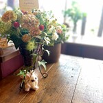 ル・シュクレクール - イートインのテーブル