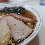 手打中華 すずき - 分厚くスモーキー