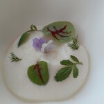 フィリップ・ミル 東京 - トマトのエキスを抽出したエスプーマ