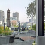 フィリップ・ミル 東京 - 窓からの風景