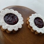 フィリップ・ミル 東京 - 苺のソースのクッキー