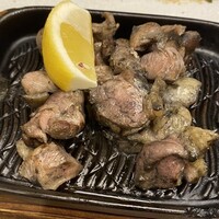 兼平鮮魚店 中洲はなれ - 地鶏炭火焼き