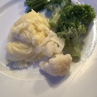 ザ・カフェ - ディナーのアリゴに野菜合わせ