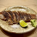 すしやのたい悟 - ノドグロ炙り。淡白ながらも適度な脂乗りが炙りによってさらに引き出されている感じ！塩と山葵がめちゃくちゃ合う！