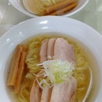 麺や大一 - 奥が山塩ラーメン、手前が山塩チャーシューめん(数量限定)＋大盛