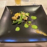 ヴェルデ辻甚 - 旬の魚介類と春野菜　豌豆のピュレと生姜の香り