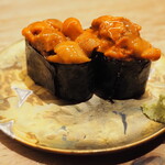 小皿のまぐろとさば。 - 生うに軍艦