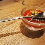 小皿のまぐろとさば。 - チーズムースと苺のピューレ