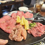 炭火焼肉 ホルモン にく式 - 