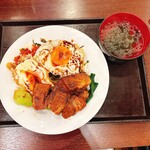 楊銘宇 黄燜鶏米飯 - 