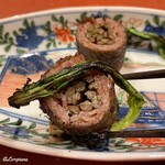 御料理 寺沢 - 前沢牛のフィレ肉の塩蕨巻と行者大蒜の炭火焼