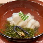 御料理 寺沢 - 鮎魚女と生松藻､蕨の椀物